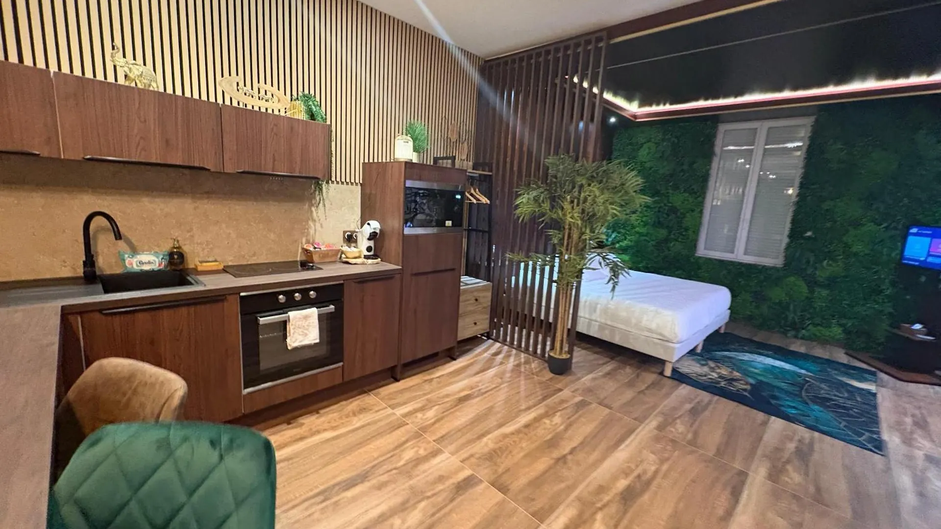 Baliroom Prestige Vaulx-en-Velin Ξενοδοχείο με διαμερίσματα